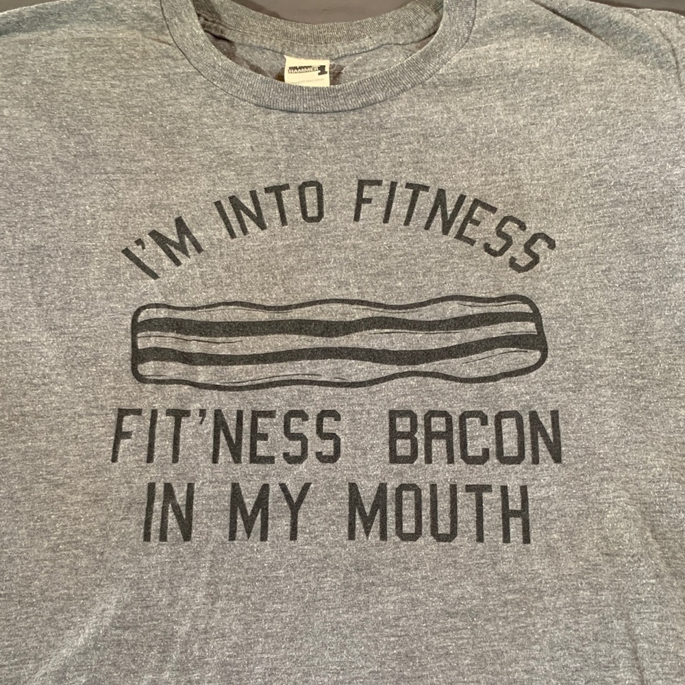 Men’s Gilden Hammer Graphic Bacon Tee